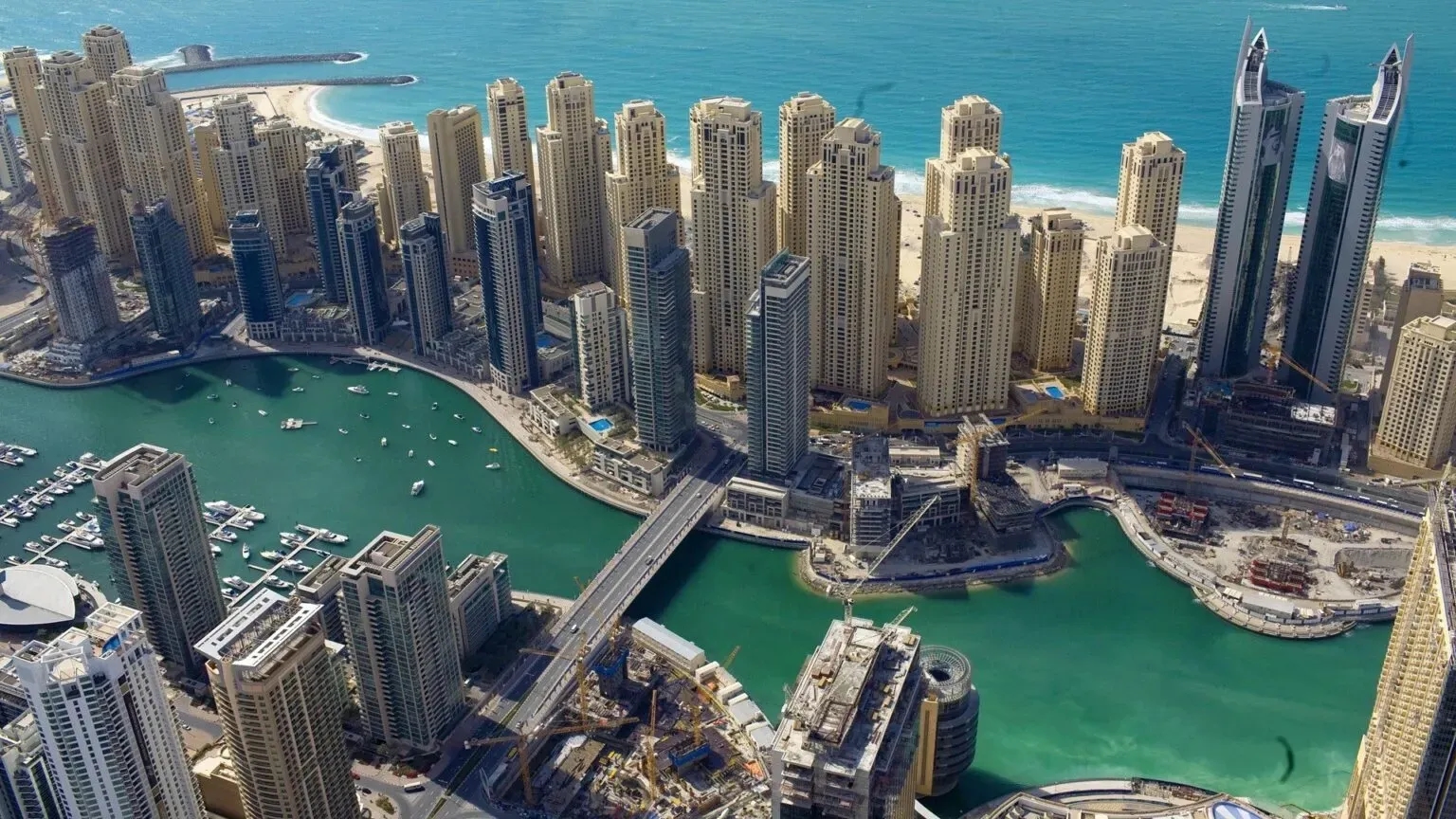 ضريبة الأملاك في دبي