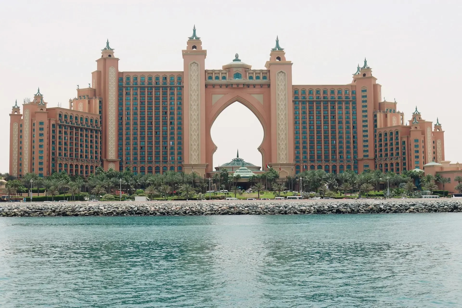 Dubai Hotel Investments (1)