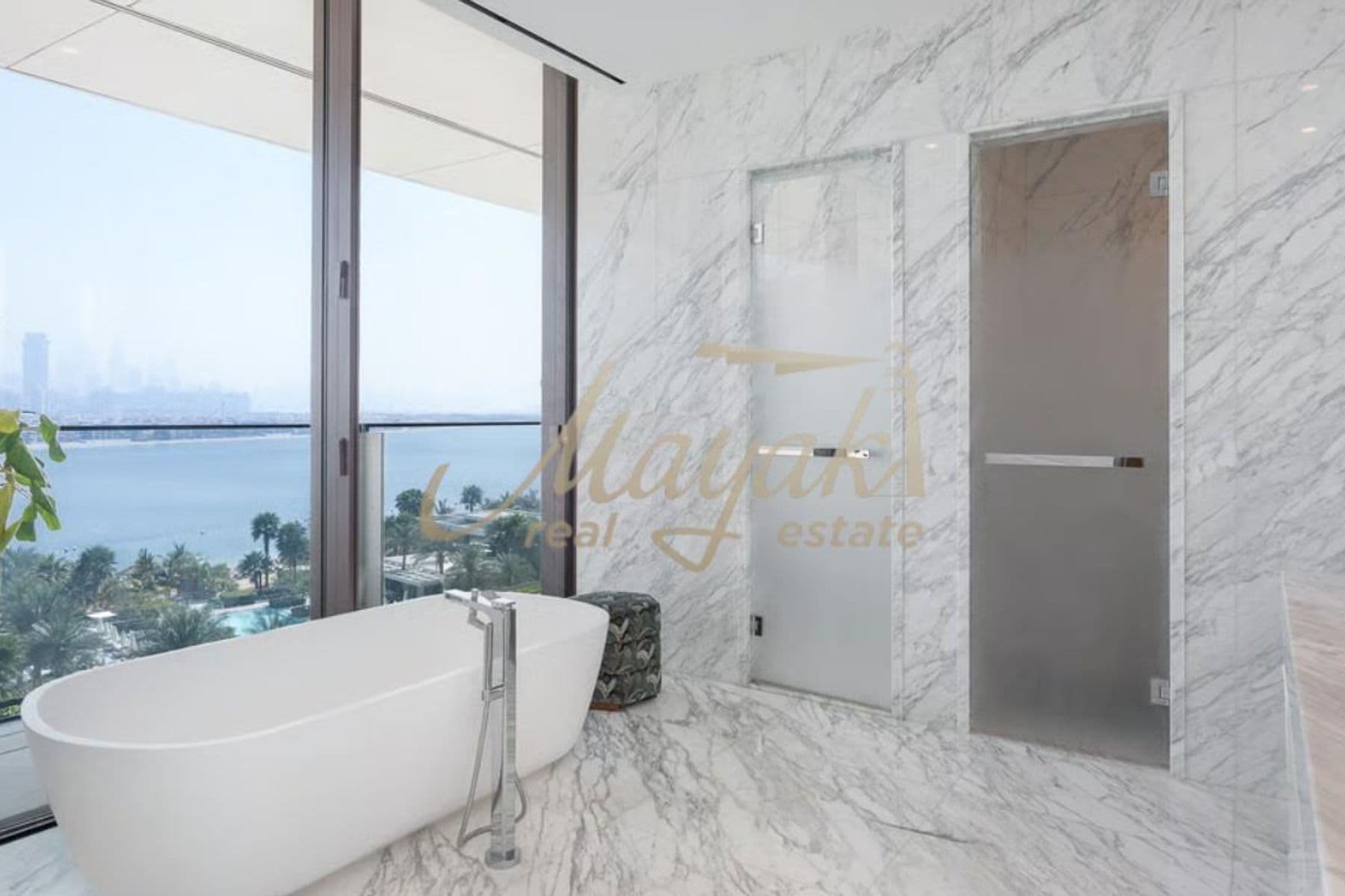 Потрясающая 2-комнатная квартира с двойным видом, уникальным дизайном и высококачественными материалами.