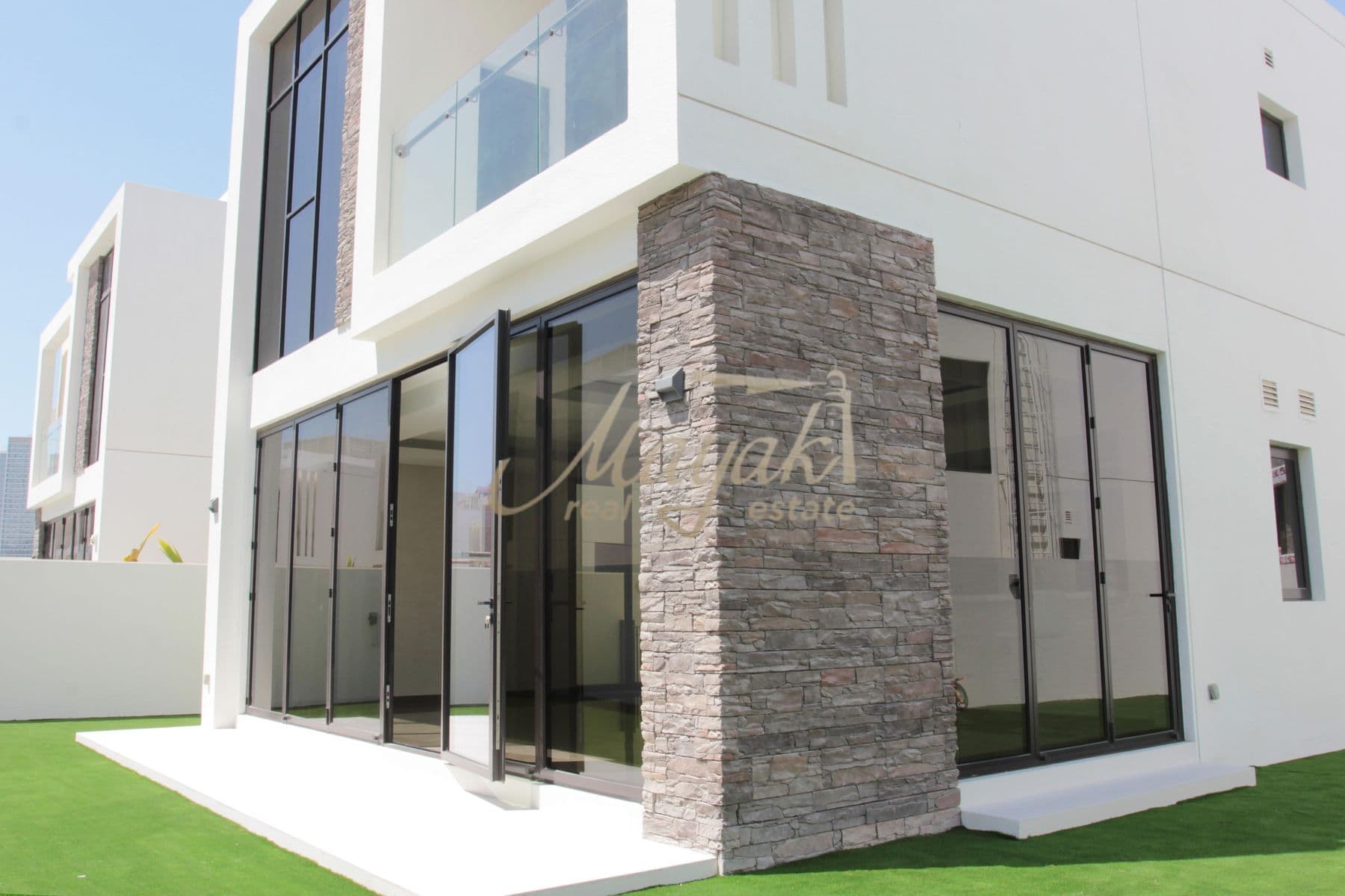 СООТВЕТСТВУЕТ ВАСТУ | РОСКОШЬ - 4 СПАЛЬНИ | ВИД НА ПОЛЕ ДЛЯ ГОЛЬФА