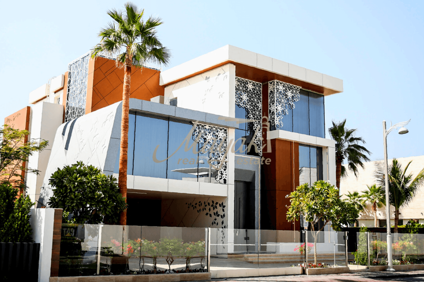 Exquisite 6-Bedroom Luxury Villa on Palm Jumeirah