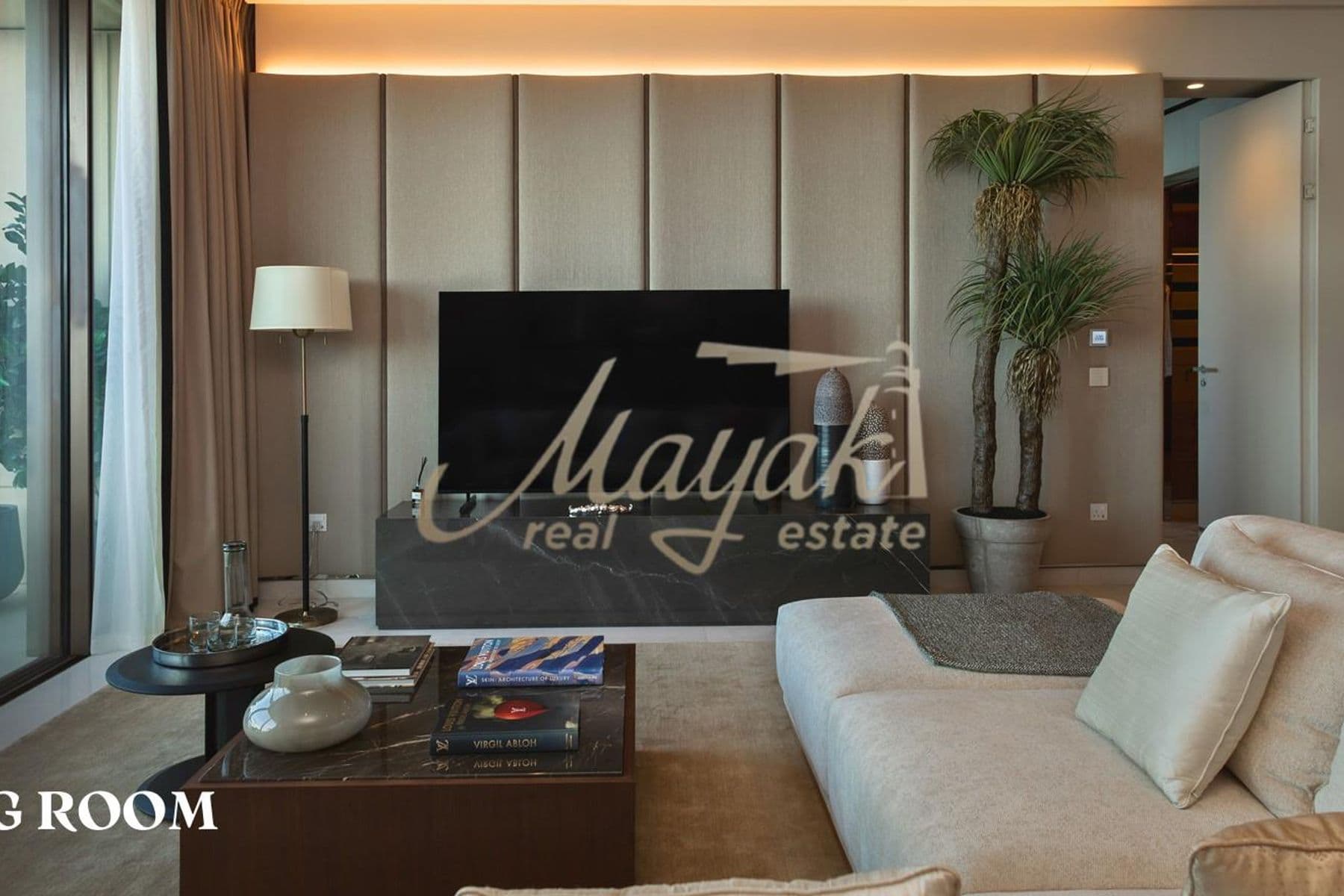 Потрясающая, полностью меблированная 2-комнатная квартира с видом на море, уникальным дизайном и высококачественными материалами.