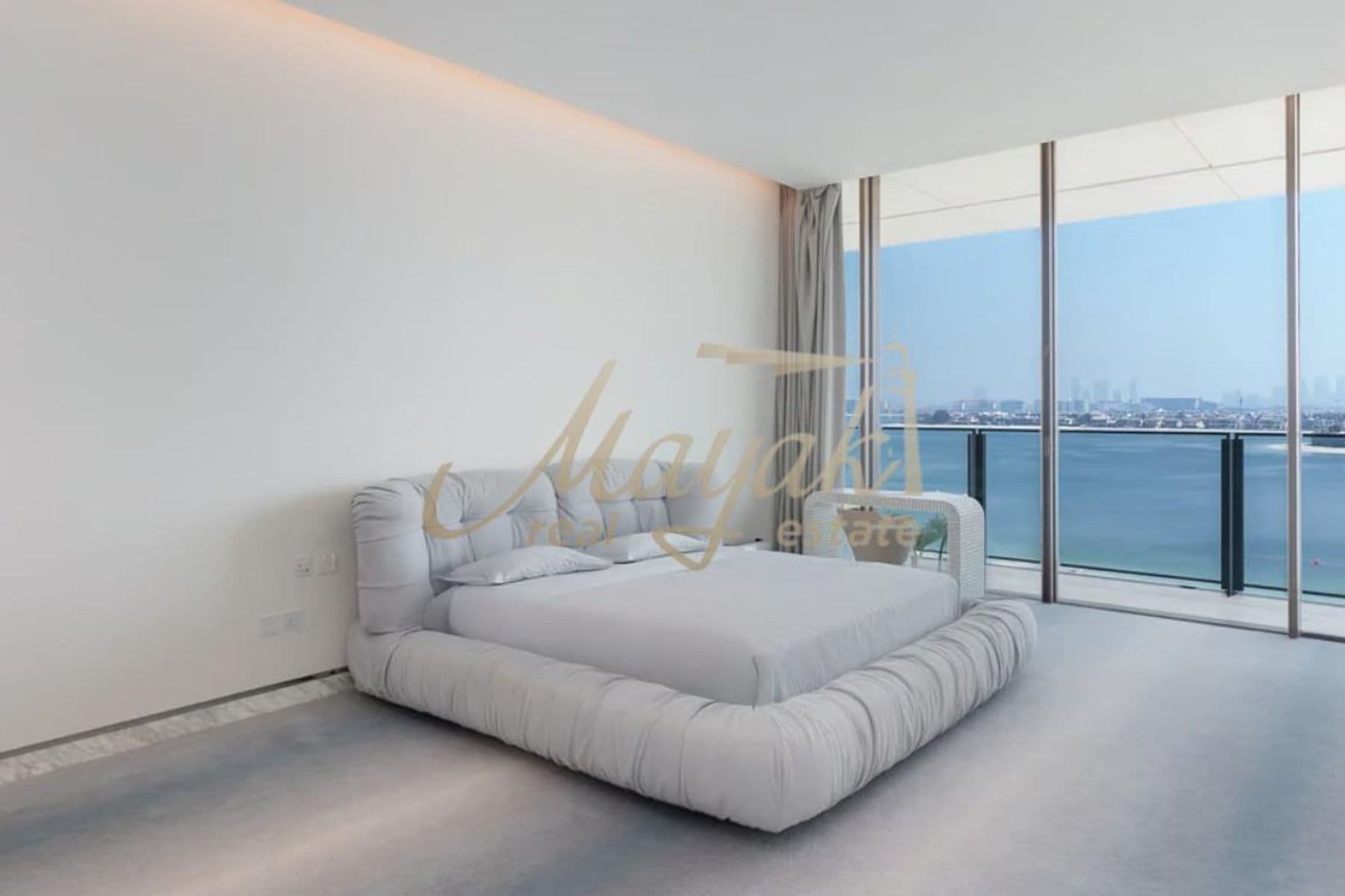 Потрясающая 2-комнатная квартира с двойным видом, уникальным дизайном и высококачественными материалами.