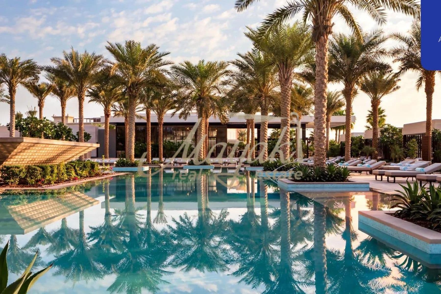 Потрясающая, полностью меблированная 2-комнатная квартира с видом на море, уникальным дизайном и высококачественными материалами.