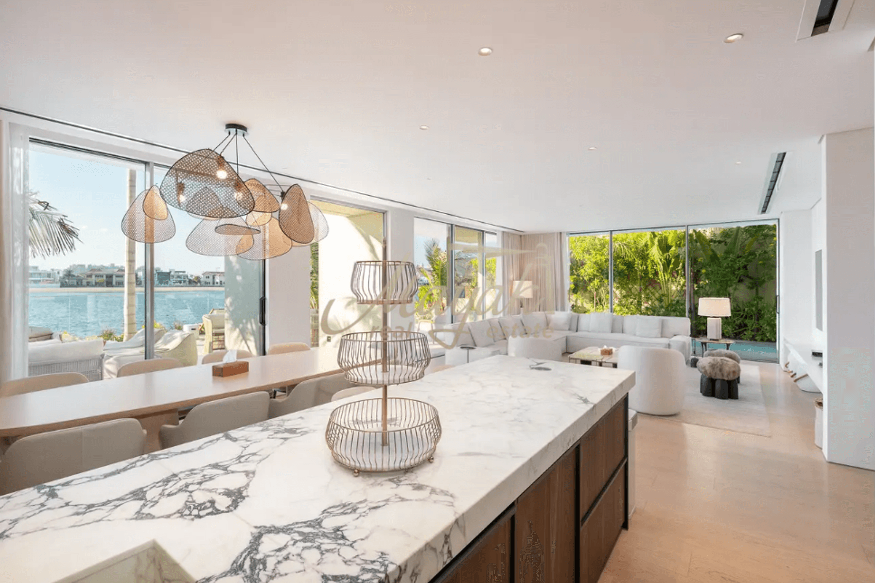 Эксклюзивная вилла, полностью обновленная, с видом на закат