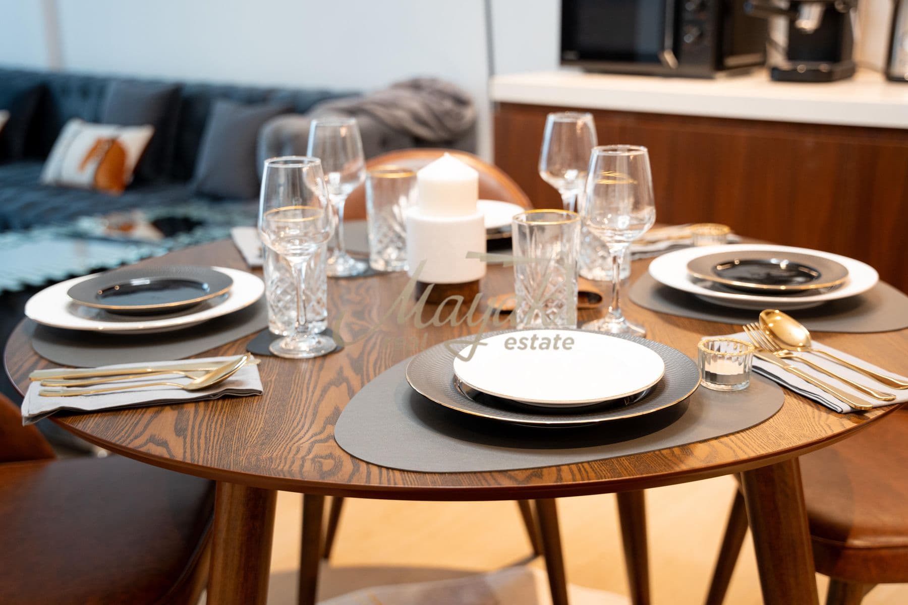 12 ЧЕКА l СЧЕТА ВКЛЮЧЕНЫ l ДОСТУПНО ЕЖЕМЕСЯЧНО l