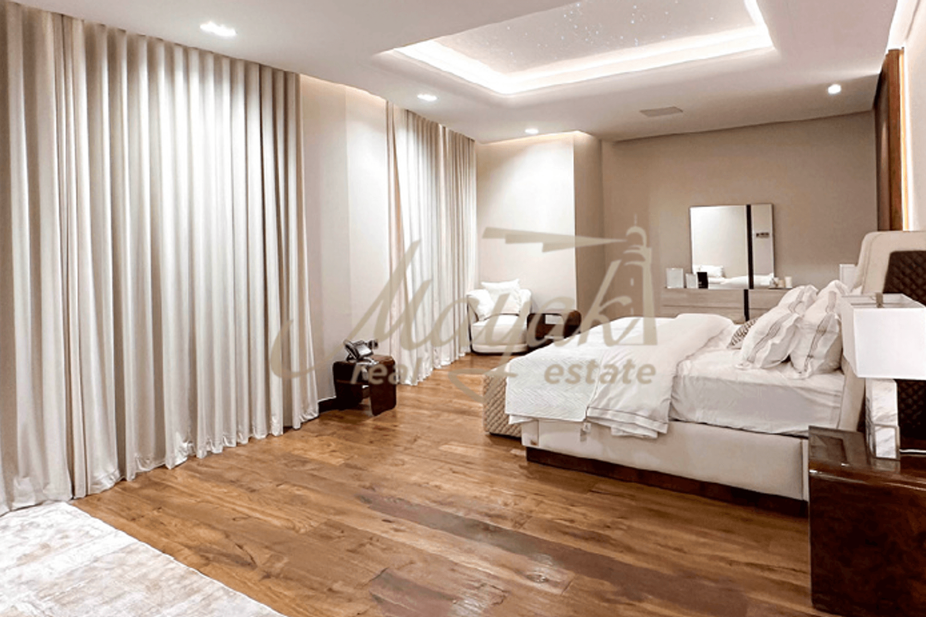 Exquisite 6-Bedroom Luxury Villa on Palm Jumeirah