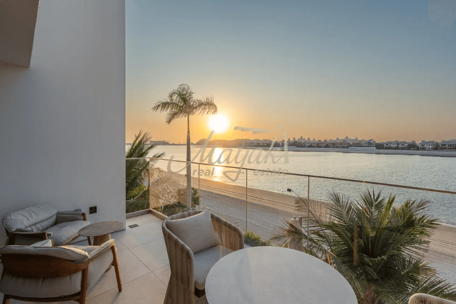 Эксклюзивная вилла, полностью обновленная, с видом на закат