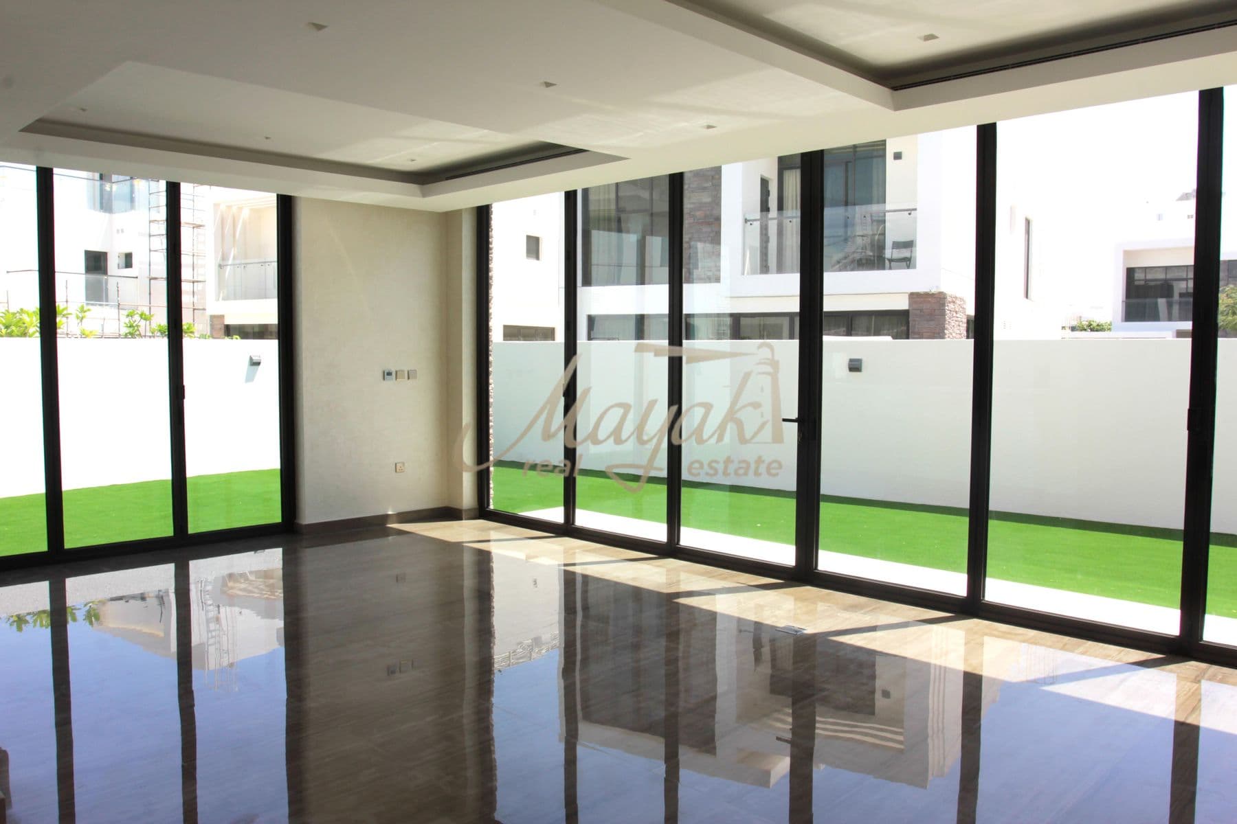 СООТВЕТСТВУЕТ ВАСТУ | РОСКОШЬ - 4 СПАЛЬНИ | ВИД НА ПОЛЕ ДЛЯ ГОЛЬФА