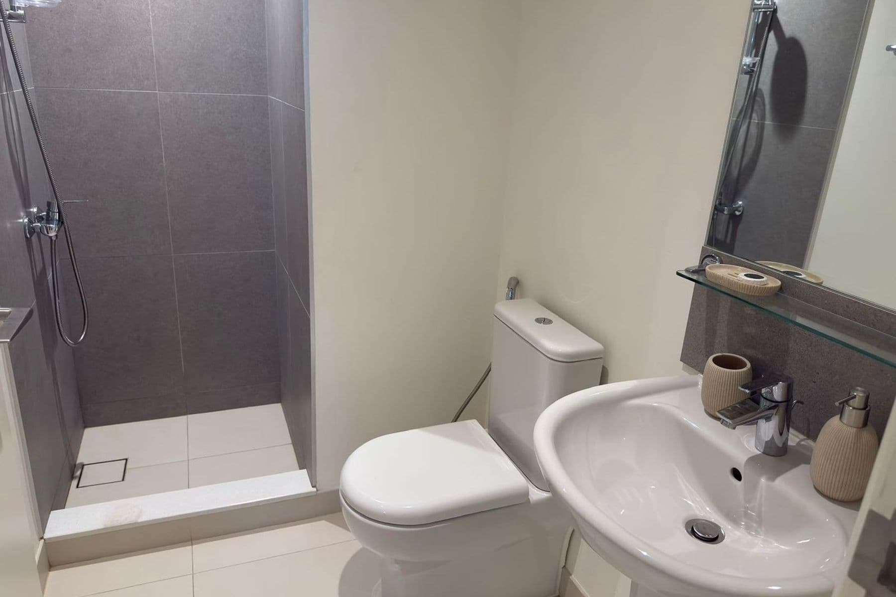 Апартаменты «Бурдж Краун» в центре города, 3 спальни + комната для прислуги.