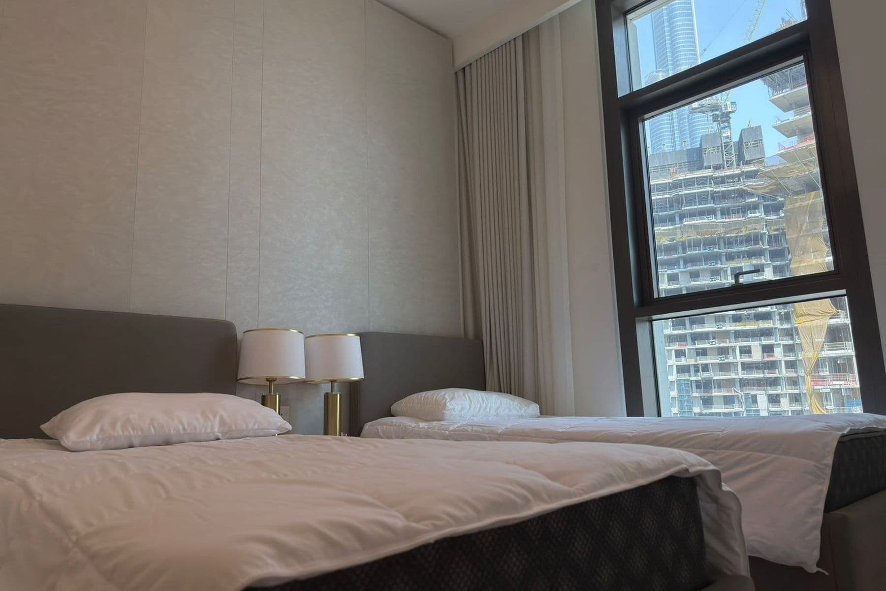 Апартаменты «Бурдж Краун» в центре города, 3 спальни + комната для прислуги.