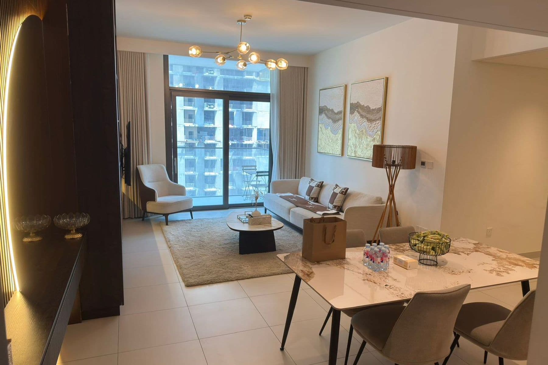 Апартаменты «Бурдж Краун» в центре города, 3 спальни + комната для прислуги.