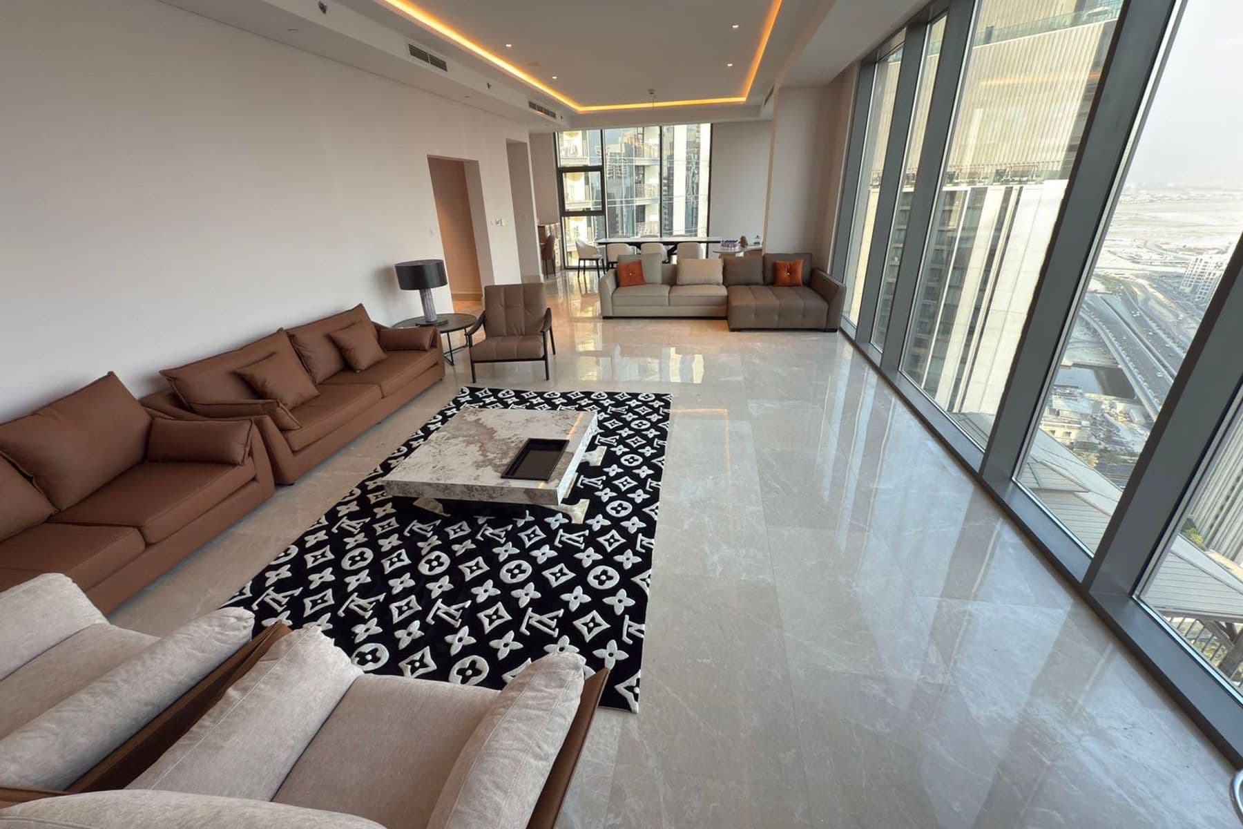 Creek rise penthouse 4bedroom+ maid