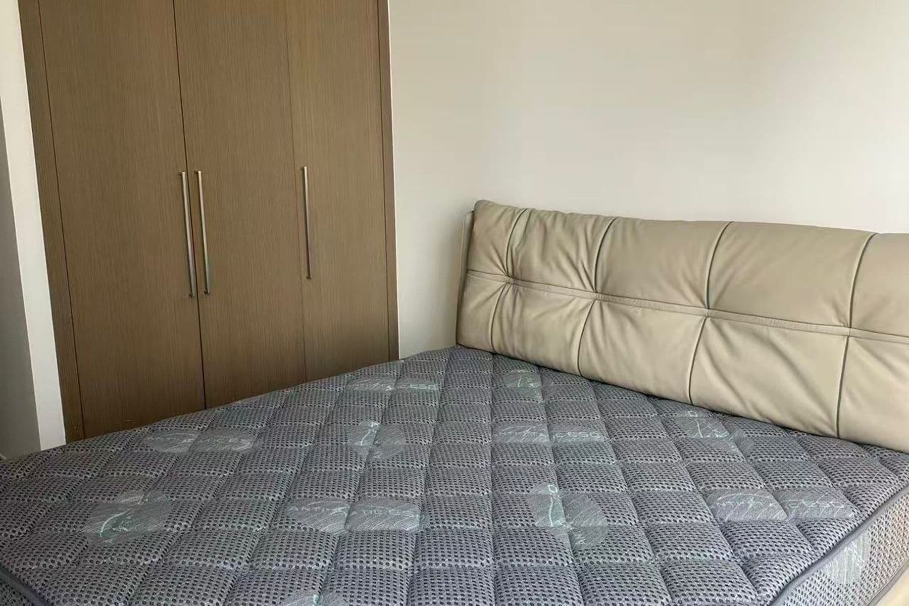 Creek Gate tower 2bedroom canal view