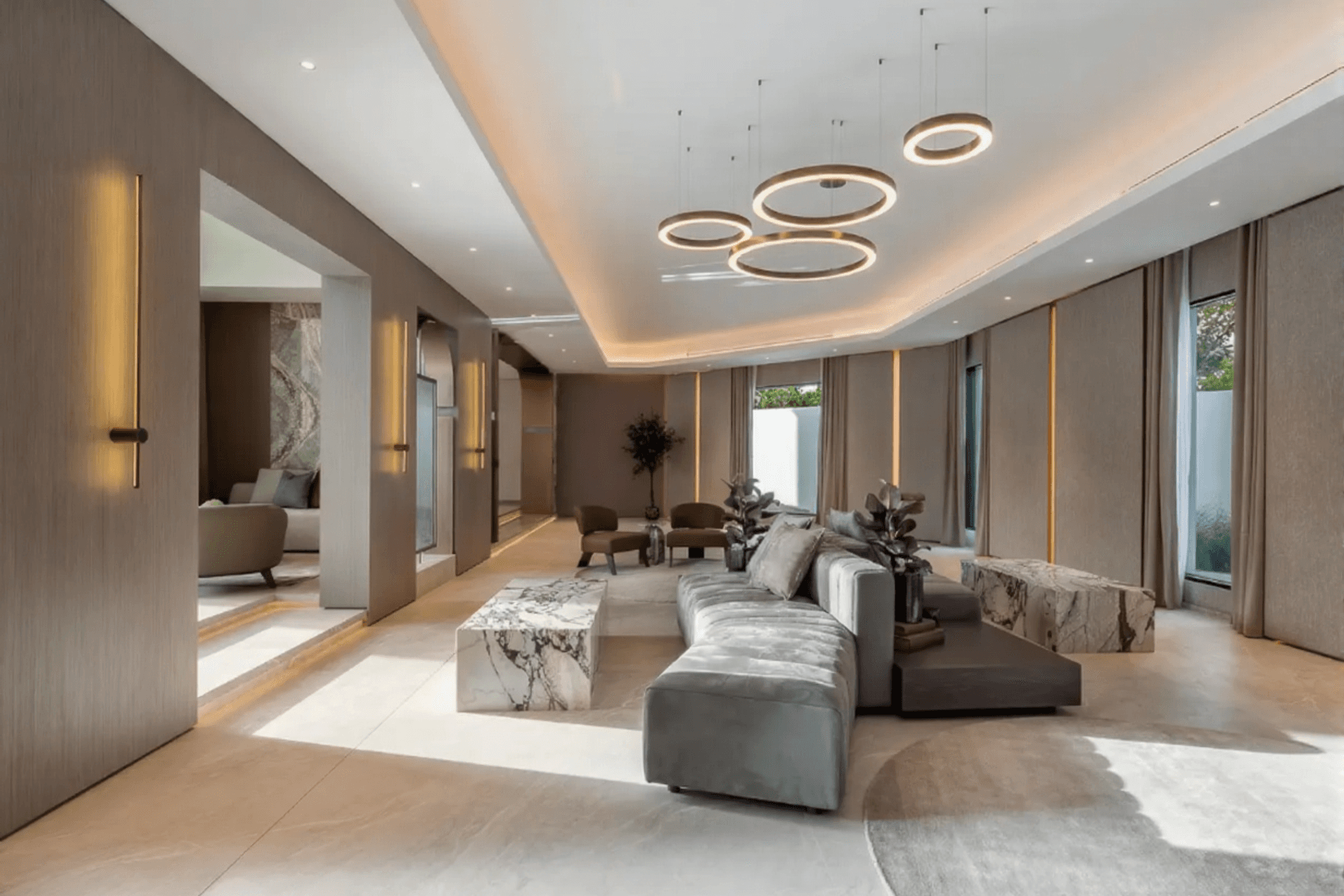 Элегантная вилла на поле для гольфа в престижном районе Дубая.