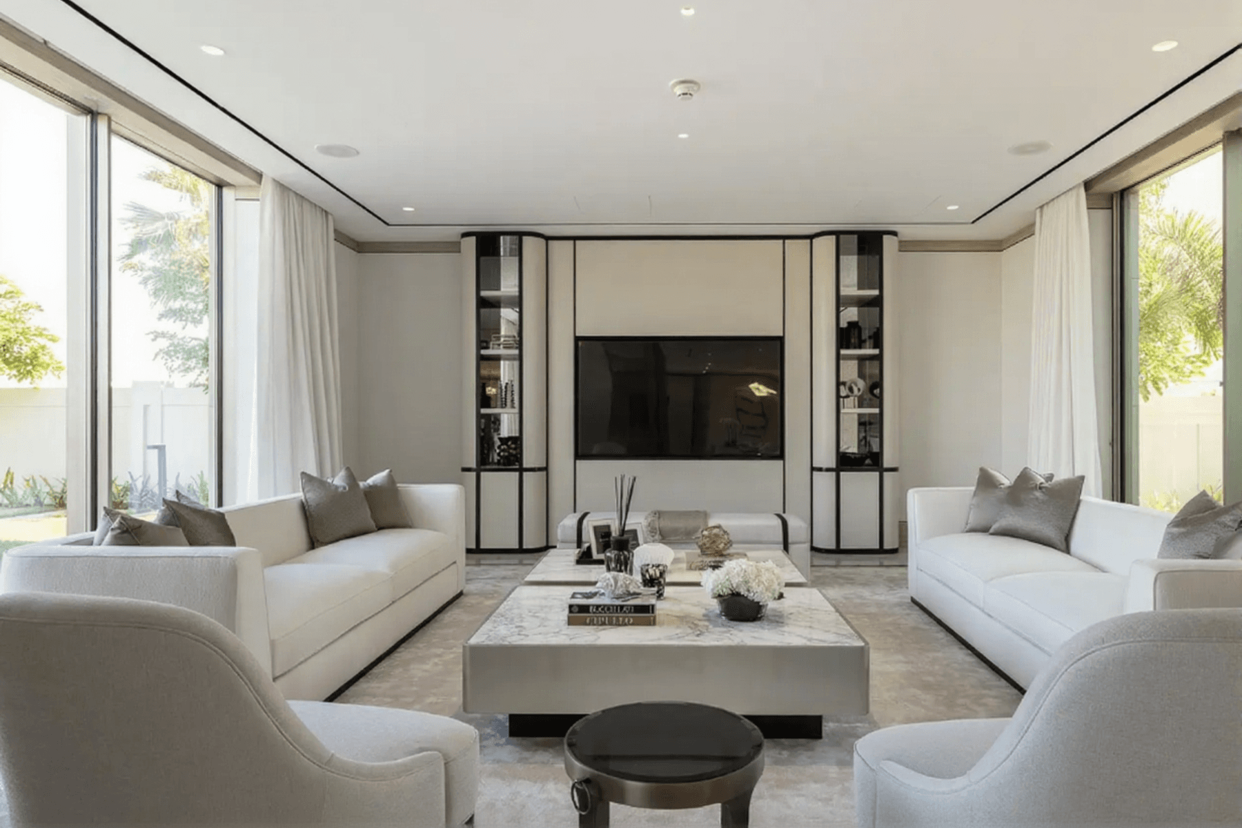 Престижная вилла в жилом комплексе Dubai Hills Estate с террасой на крыше.