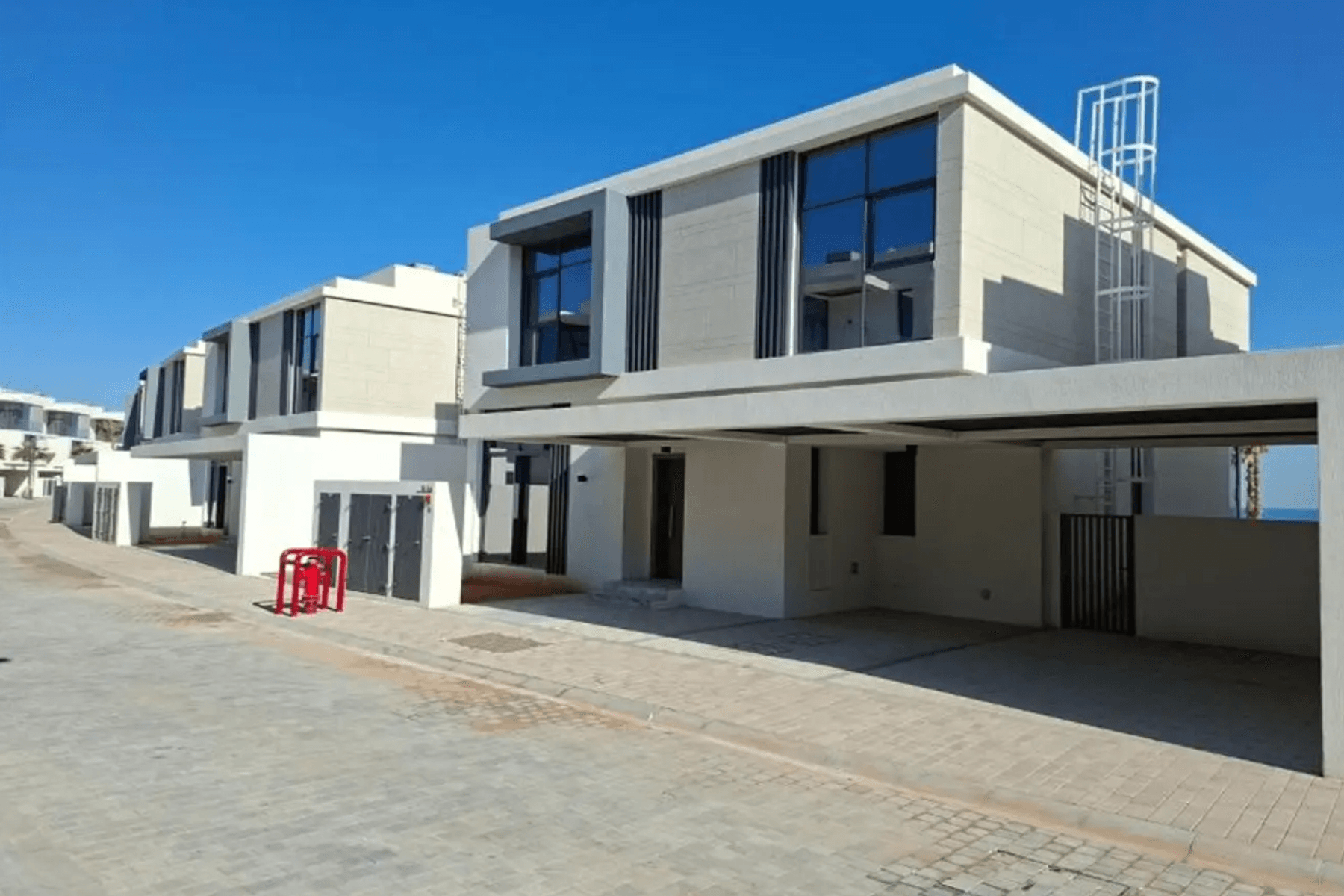 4BR Beachfront Villa for Sale | Prime Location in Al Marjan Island