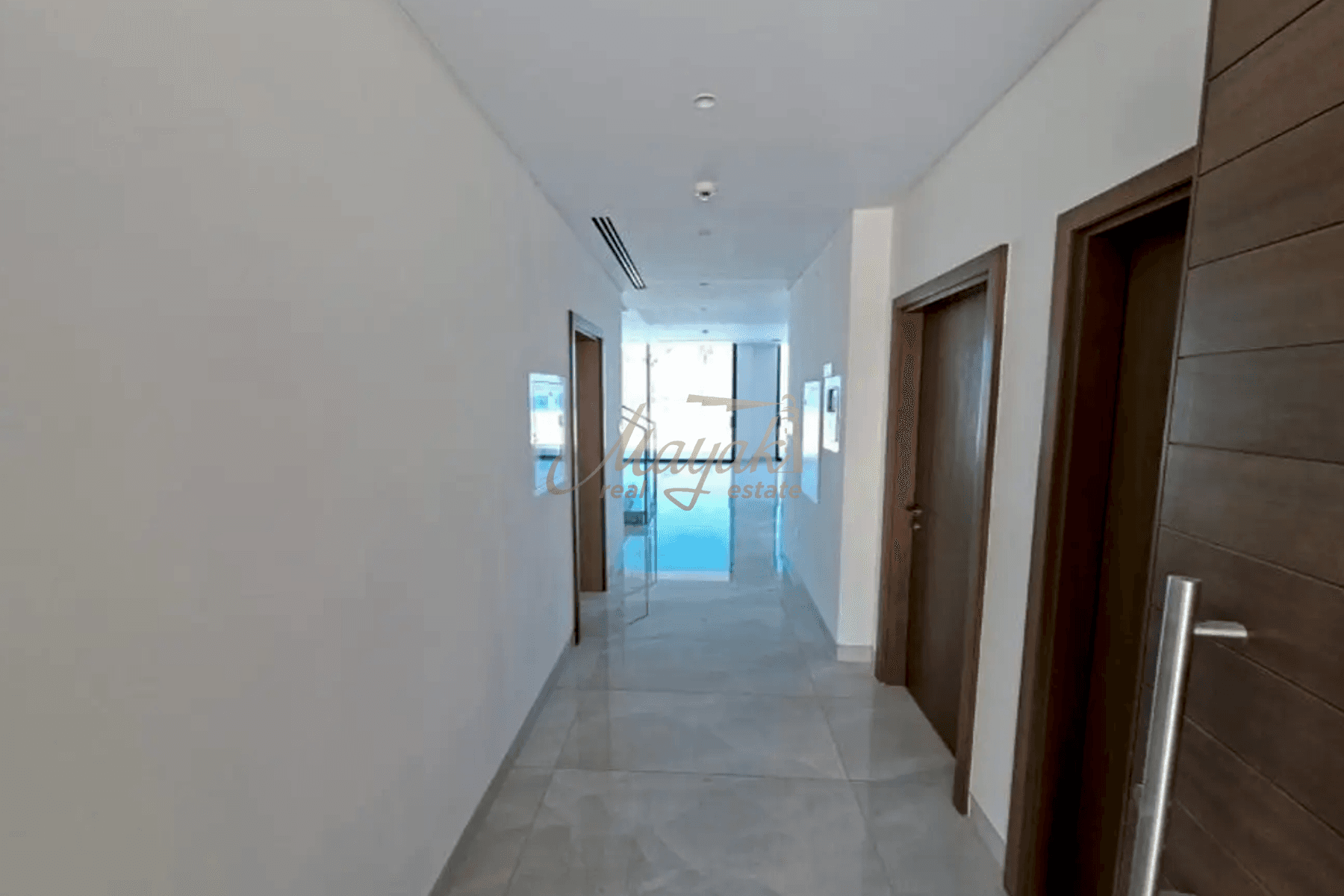 Продается вилла с 4 спальнями на берегу моря | Превосходное расположение на острове Аль-Марджан