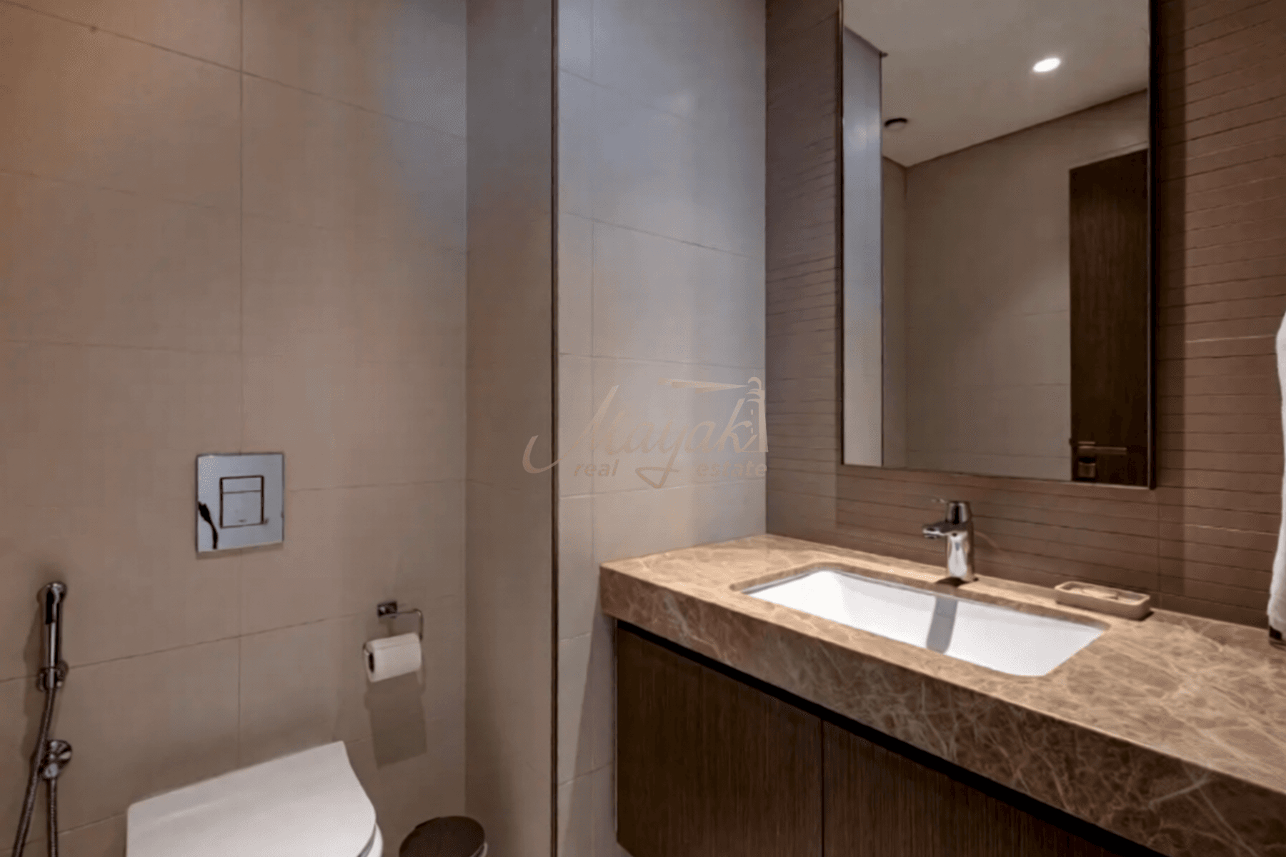 2BR Luxury Apartment | Palm View | Emaar Beachfront