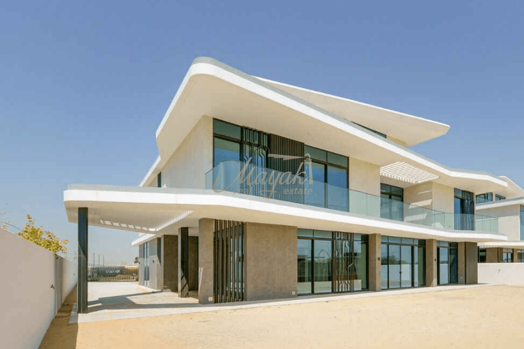 Совершенно новая вилла Lamborghini V8 с 6 спальнями | Расположена в одном ряду | Вид на поле для гольфа