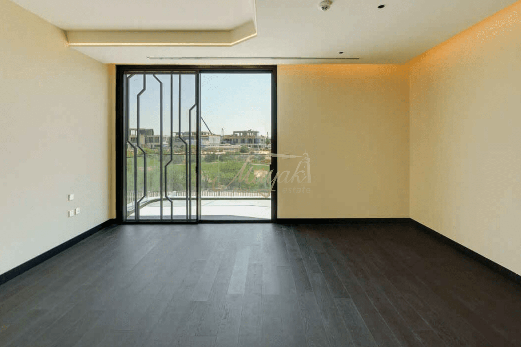 Совершенно новая вилла Lamborghini V8 с 6 спальнями | Расположена в одном ряду | Вид на поле для гольфа