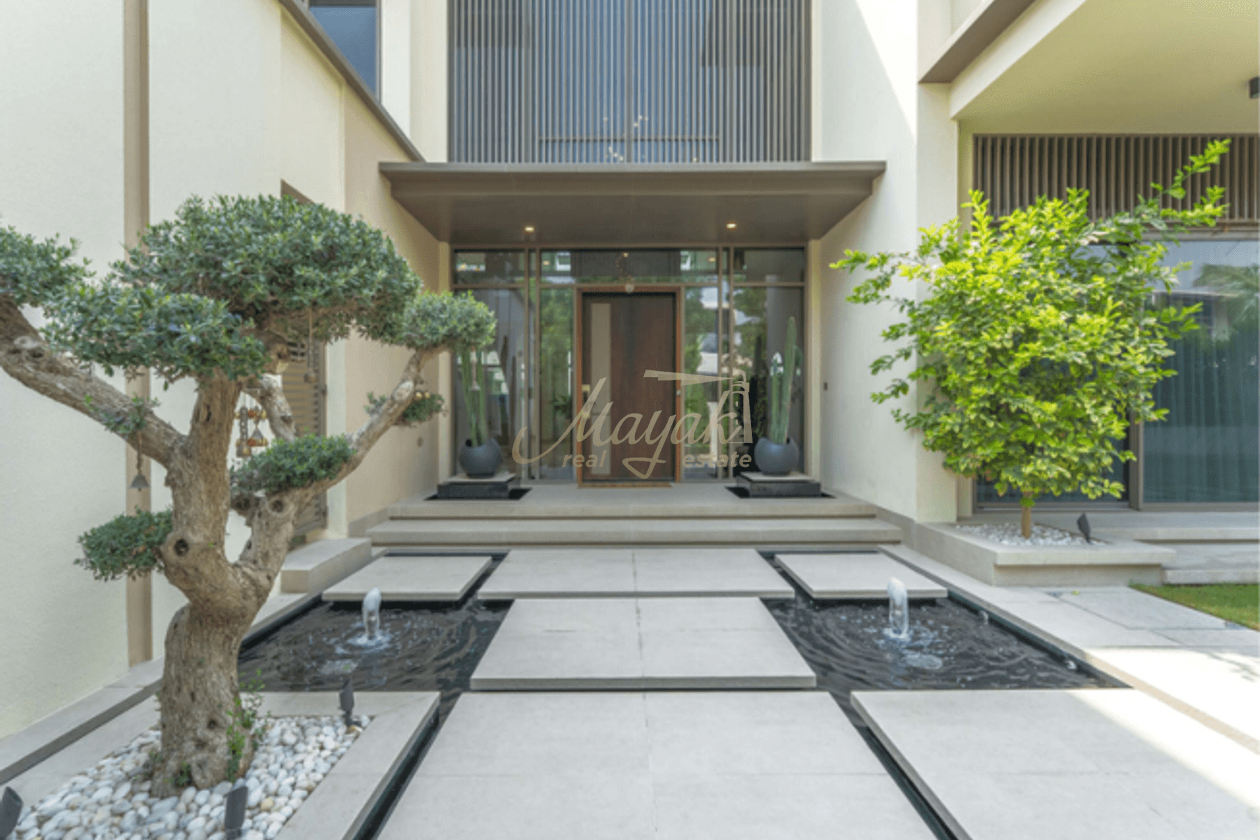 Elegant 6BR Villa | Golf Place | Private Pool & Landscaped Garden