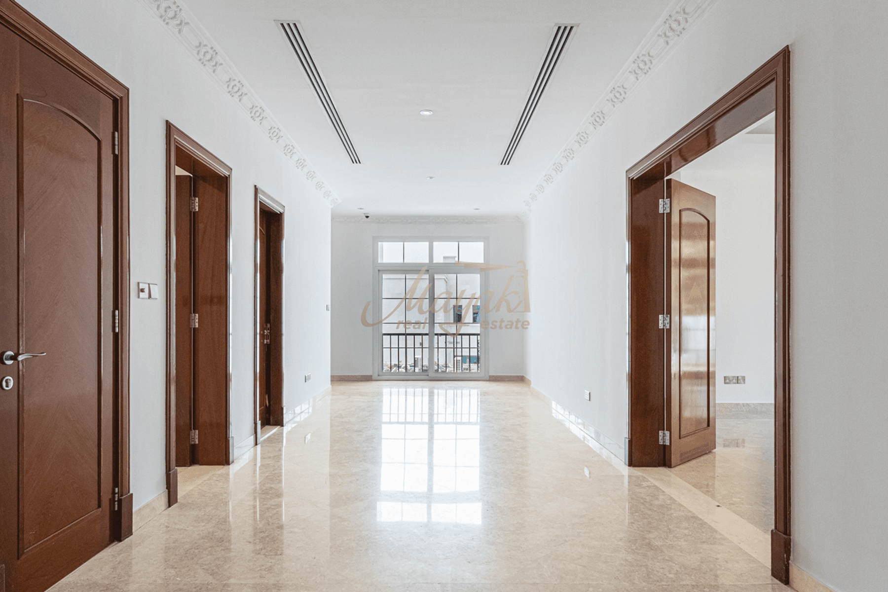 Угловая вилла с 6 спальнями | Вид на озеро | Свободна | Эмирейтс Хиллз (Сектор E)