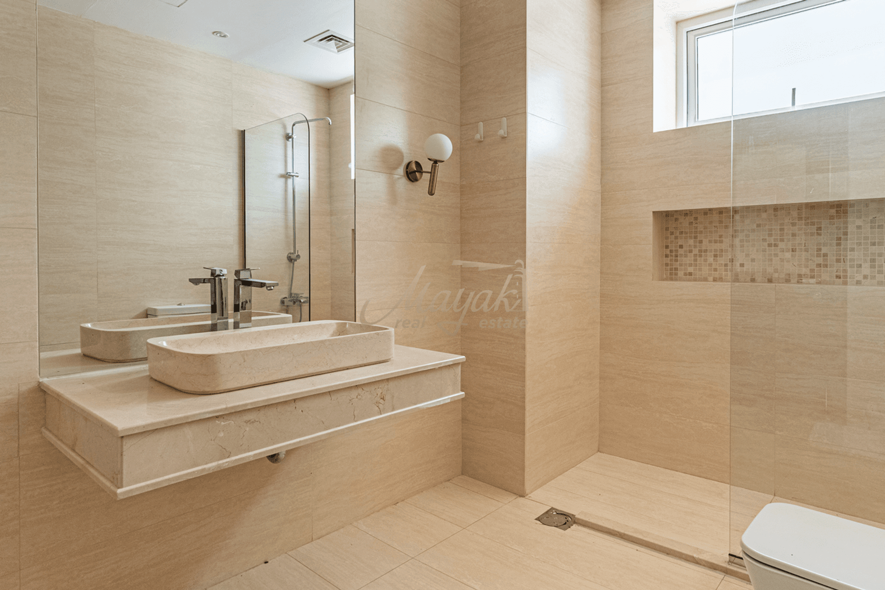 Угловая вилла с 6 спальнями | Вид на озеро | Свободна | Эмирейтс Хиллз (Сектор E)