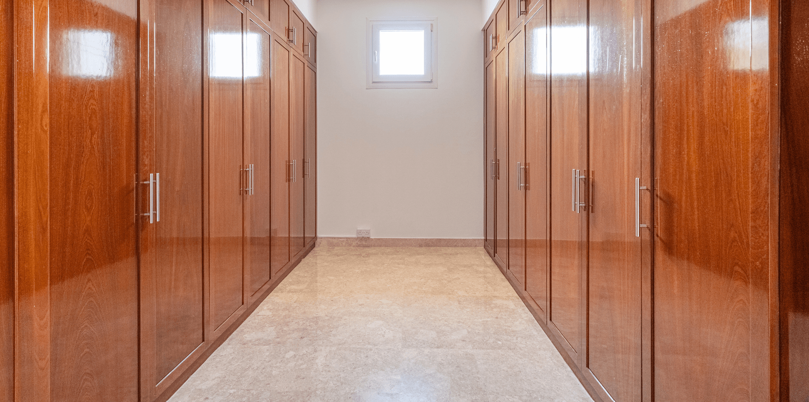 Угловая вилла с 6 спальнями | Вид на озеро | Свободна | Эмирейтс Хиллз (Сектор E)