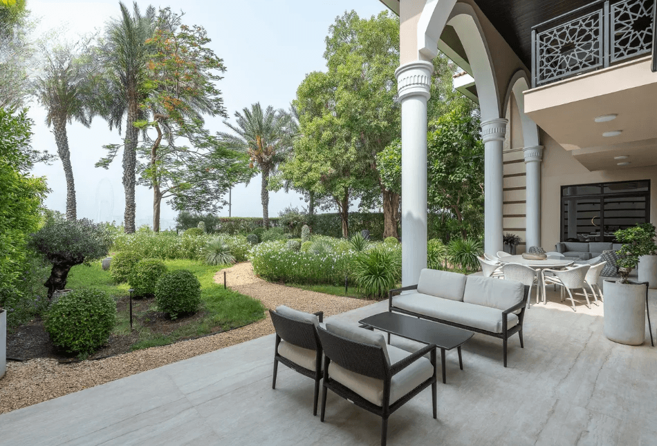 Exclusive 5BR Seafront Royal Villa in Jumeirah Zabeel Saray