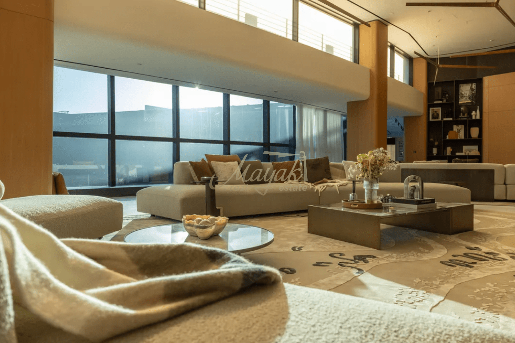 Роскошный полностью меблированный пентхаус в Opus Tower, спроектированный Захой Хадид.