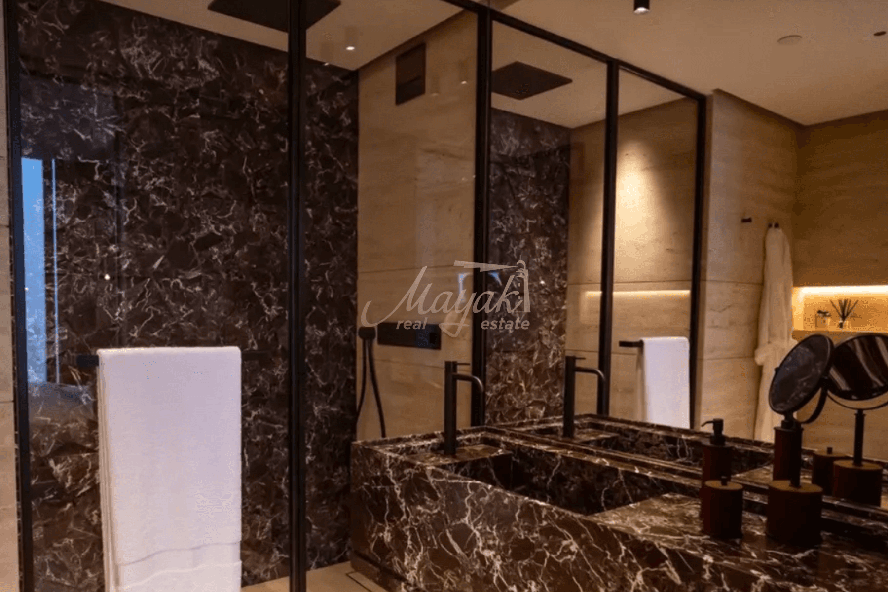 Burj Khalifa Penthouse | 4-BR Designer Luxury