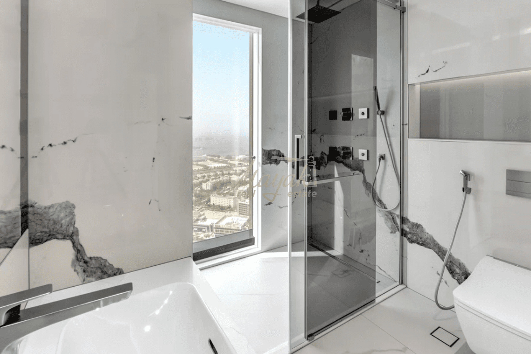 Full-Floor 8-Bedroom |360° panoramic views of Palm