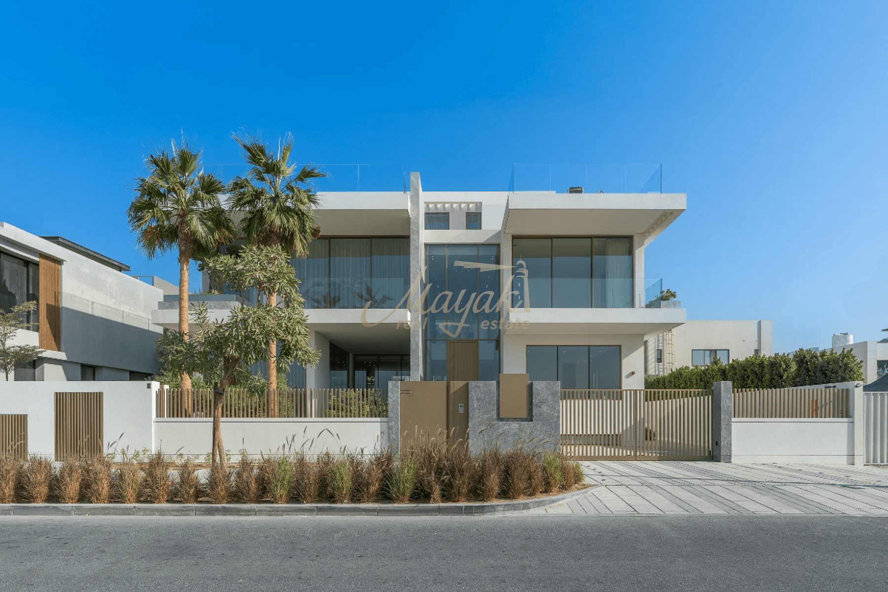 Ultra-Luxury 6-BR Beachfront Villa | La Mer South