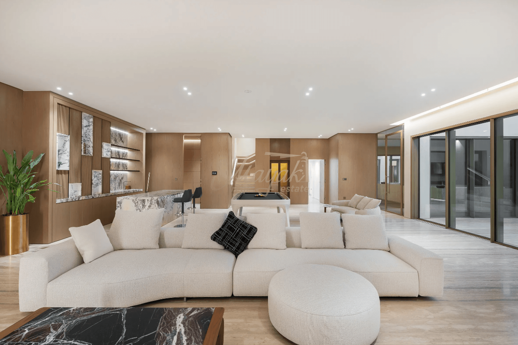 Ultra-Luxury 6-BR Beachfront Villa | La Mer South