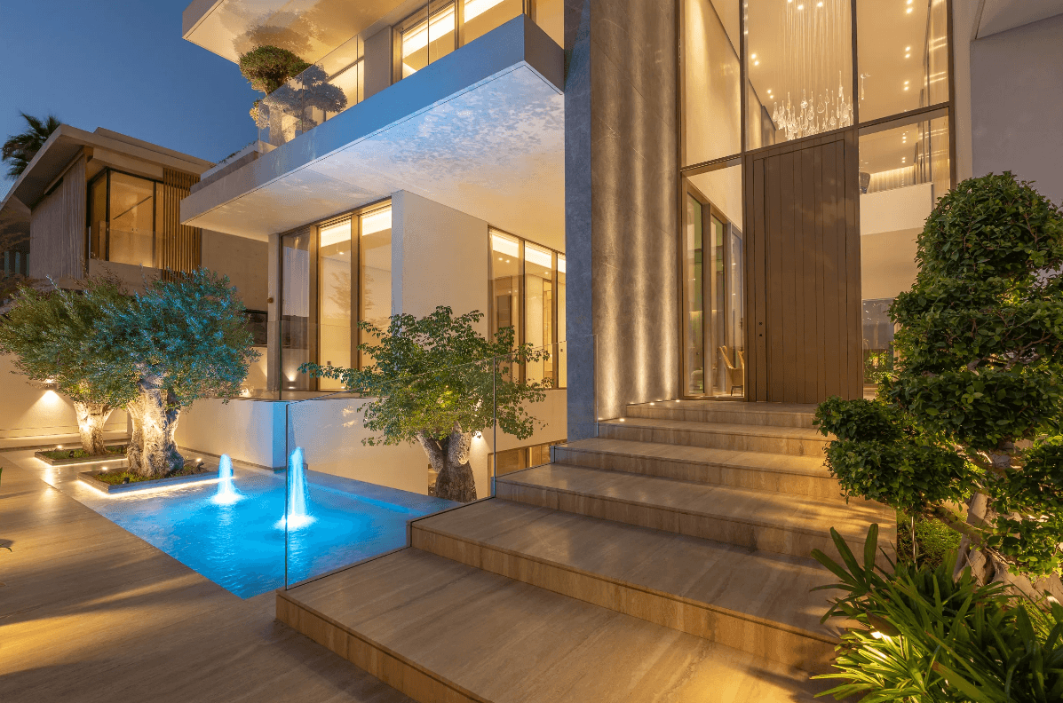 Ultra-Luxury 6-BR Beachfront Villa | La Mer South
