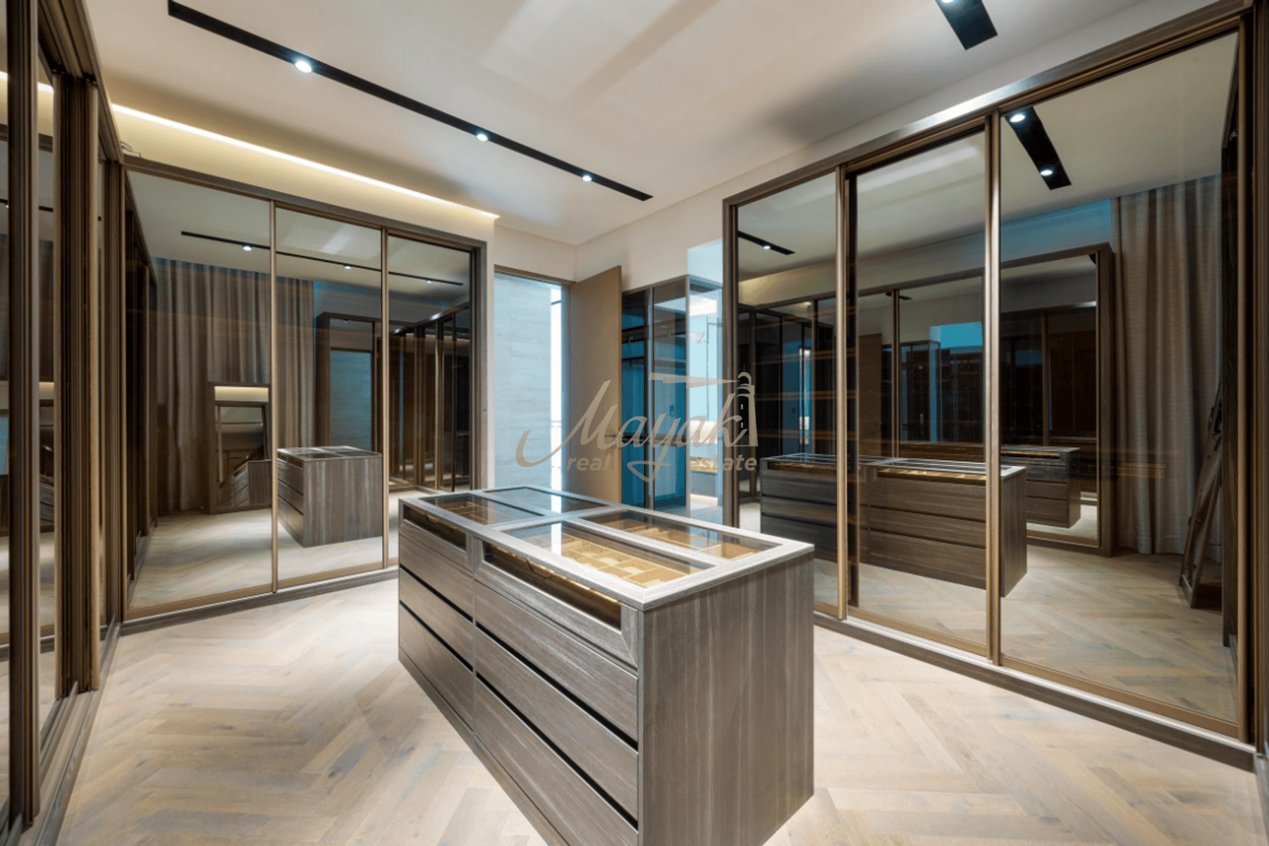 Ultra-Luxury 5Bedroom Villa | Sea & Skyline Views